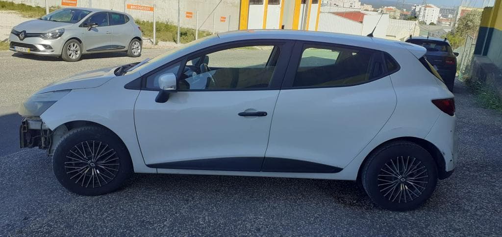 Renault Clio 1.5DCI · Ano 2014 — imagen 8