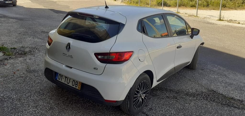 Renault Clio 1.5DCI · Ano 2014 — imagen 10