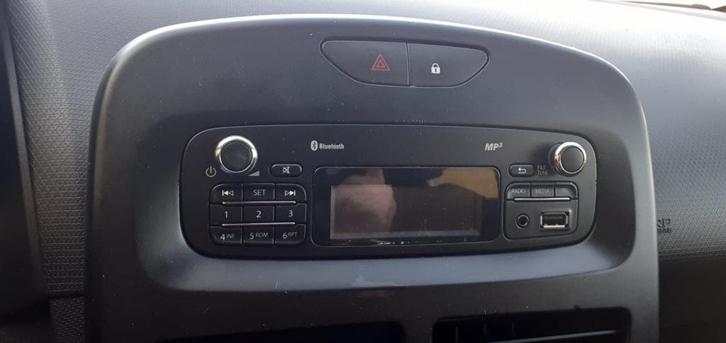 Renault Clio 1.5DCI · Ano 2014 — imagen 13