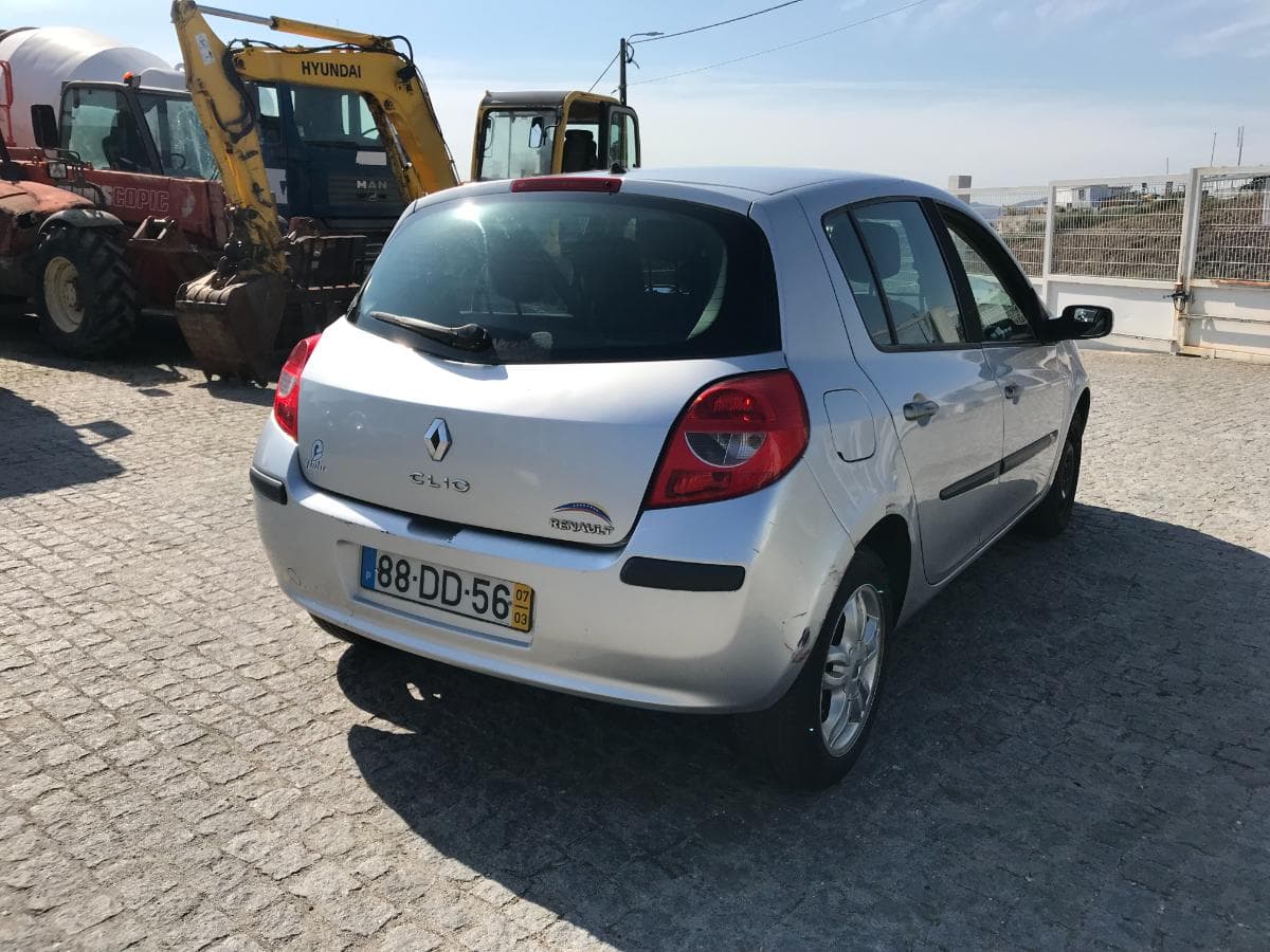 Renault Clio 1.5DCI · Ano 2007 — imagem 6