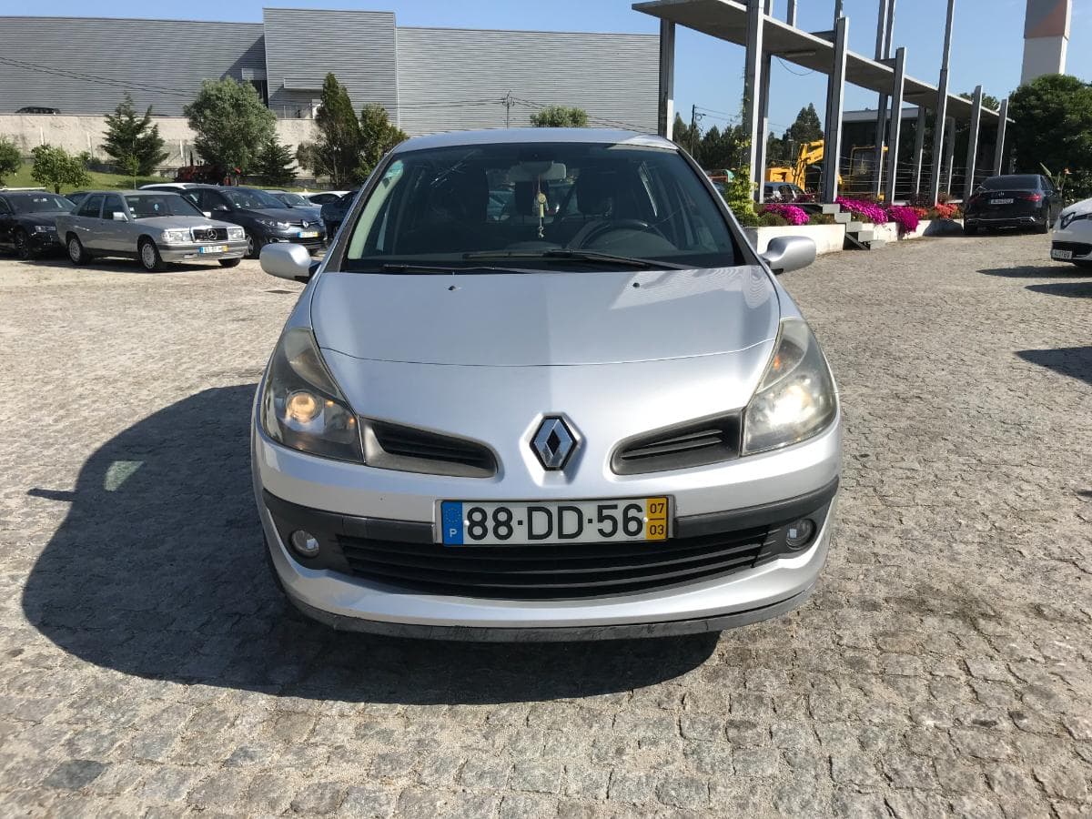 Renault Clio 1.5DCI · Ano 2007 — imagem 2