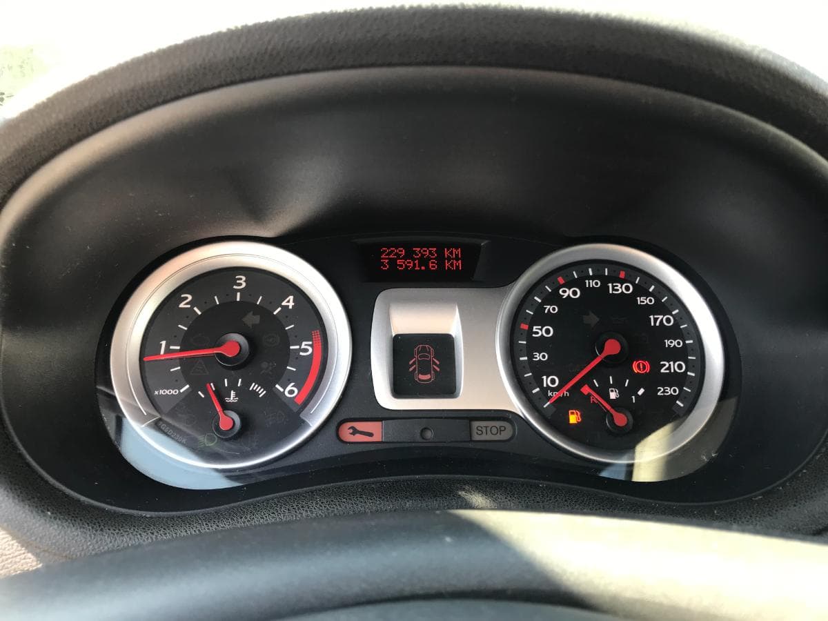 Renault Clio 1.5DCI · Ano 2007 — imagem 25