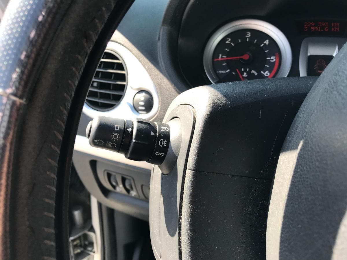 Renault Clio 1.5DCI · Ano 2007 — imagem 24