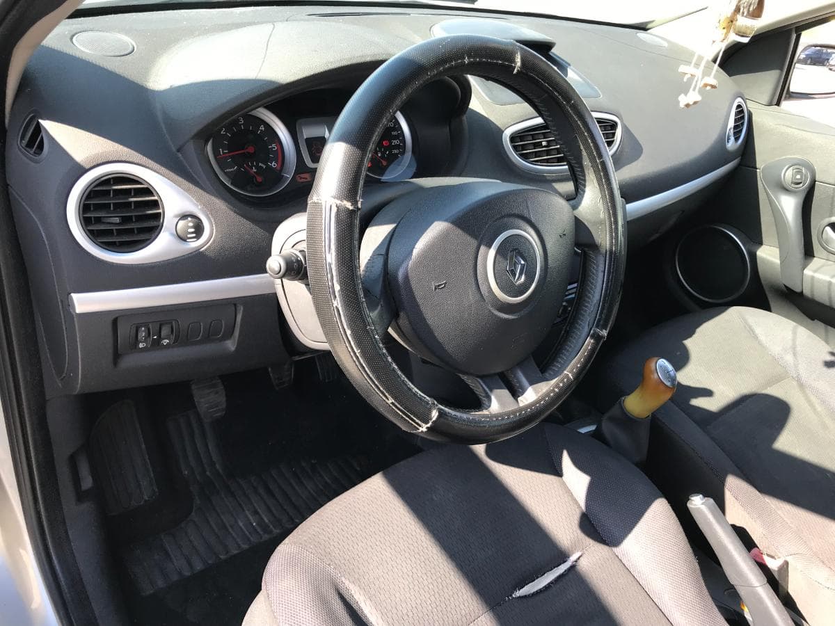 Renault Clio 1.5DCI · Ano 2007 — imagem 30