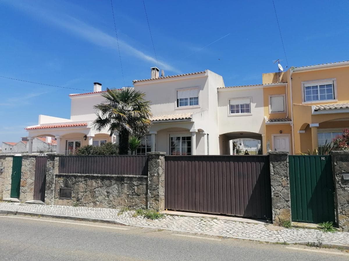 Moradia Geminada V2 · Sintra — imagem 1