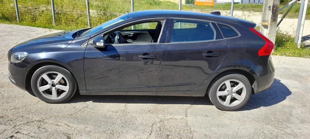 Volvo V40 D2 · Ano 2012    08-TO-72 — imagem 4
