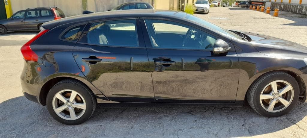 Volvo V40 D2 · Ano 2012    08-TO-72 — imagem 8