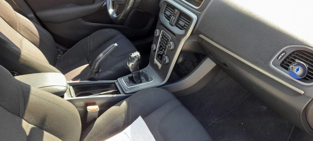 Volvo V40 D2 · Ano 2012    08-TO-72 — imagem 13