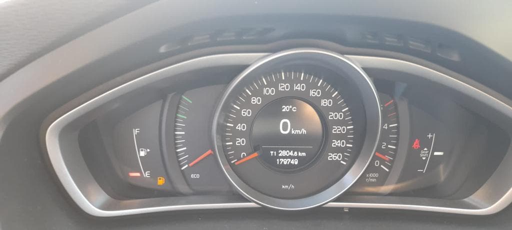 Volvo V40 D2 · Ano 2012    08-TO-72 — imagem 12