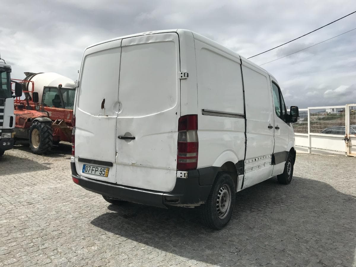Mercedes-Benz 211 CDI · Ano 2008 — imagem 6