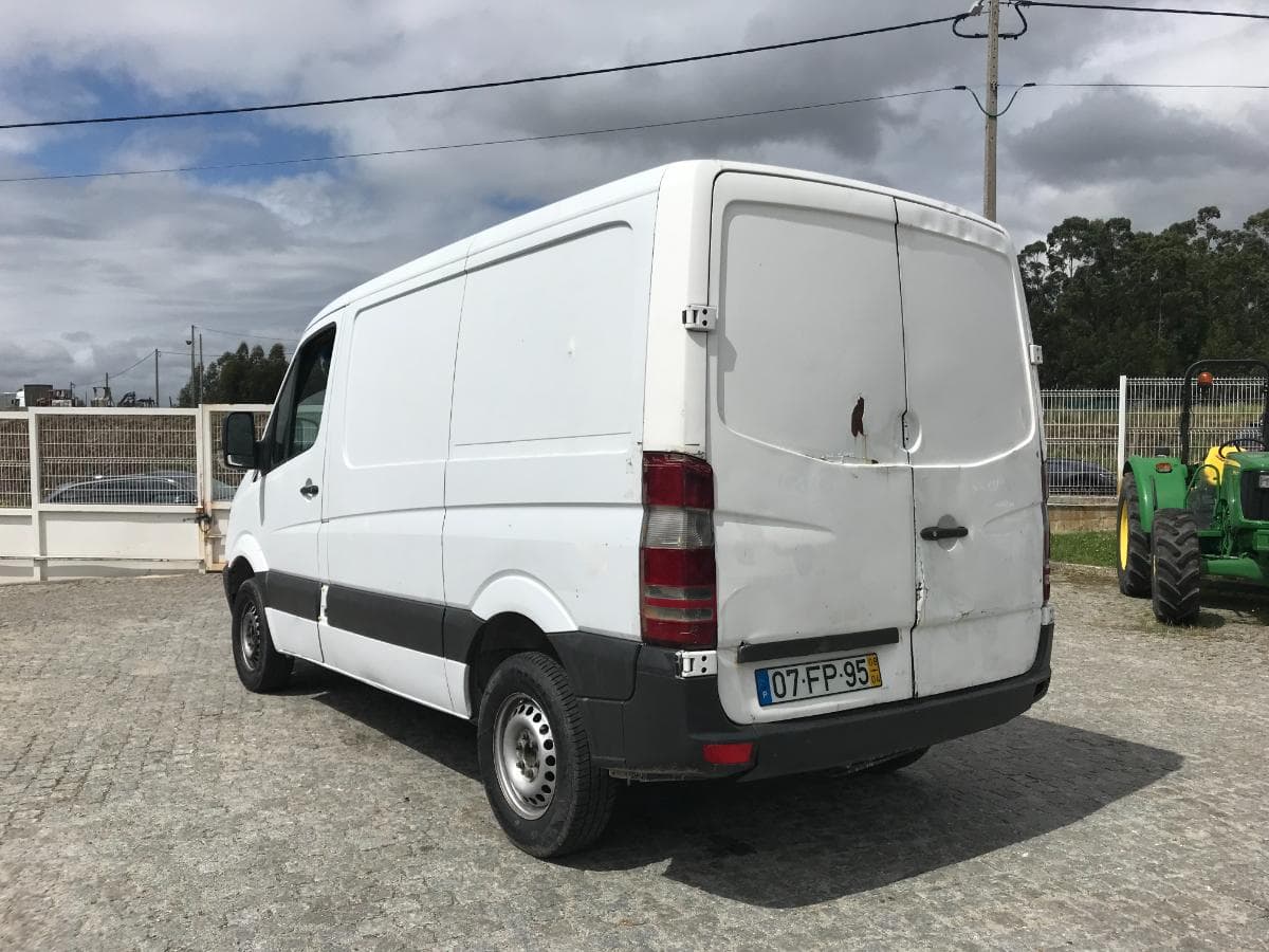 Mercedes-Benz 211 CDI · Ano 2008 — imagem 9