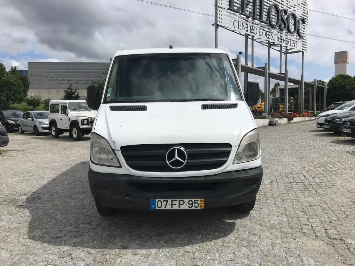Mercedes-Benz 211 CDI · Ano 2008 — imagem 2