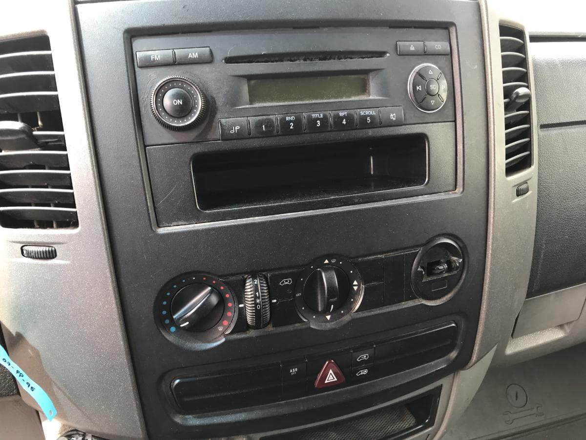Mercedes-Benz 211 CDI · Ano 2008 — imagem 30