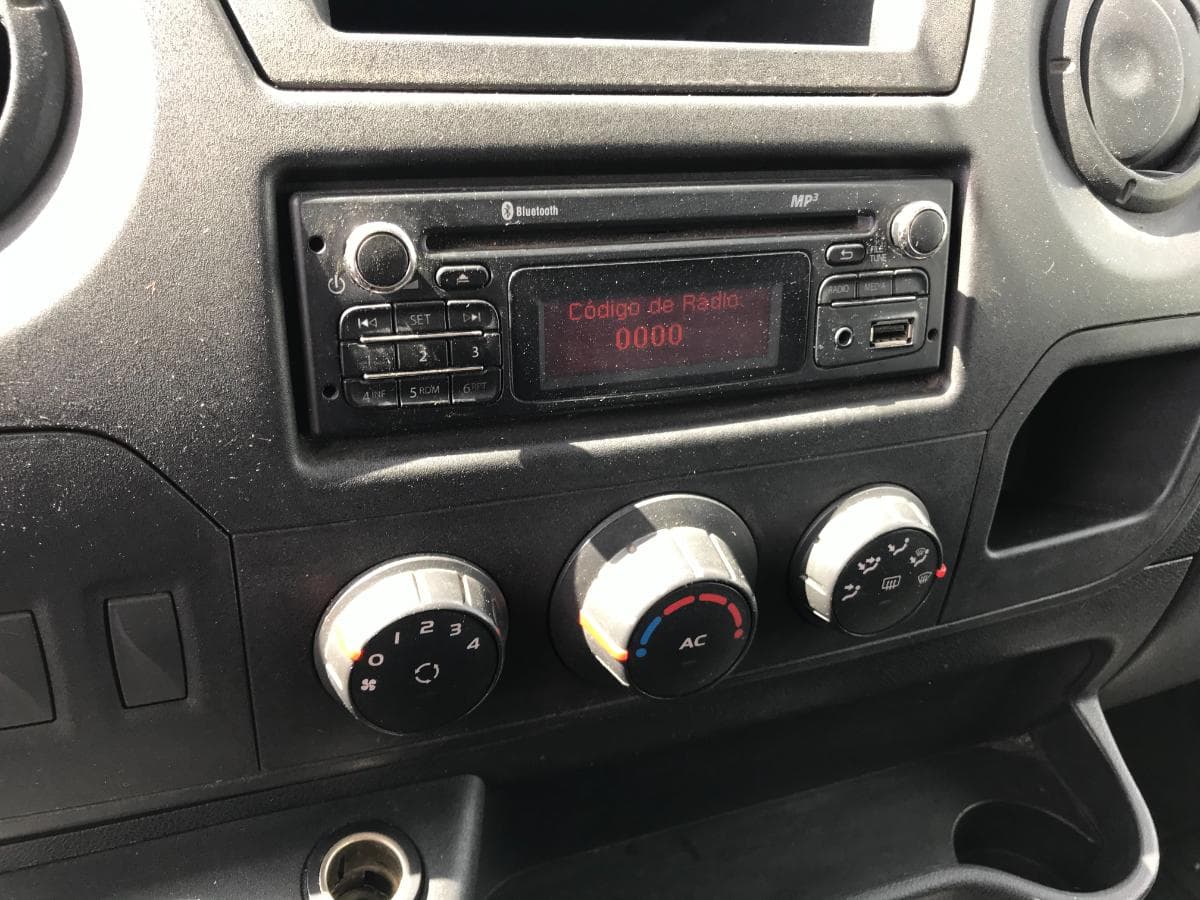 Opel Movano 2.3 CDTI · Ano 2014 — imagem 30