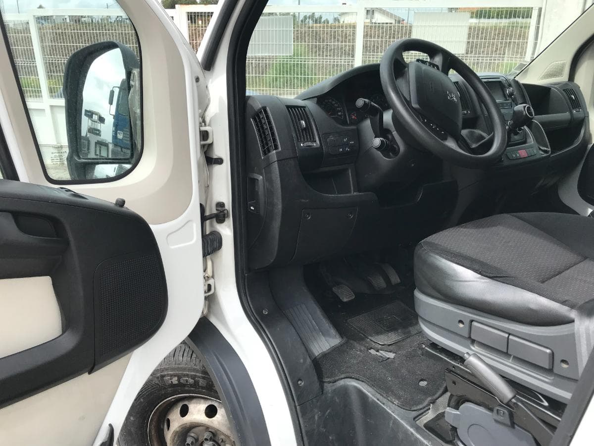 Peugeot Boxer 2.0 Blue HDI · Ano 2017 — imagen 25
