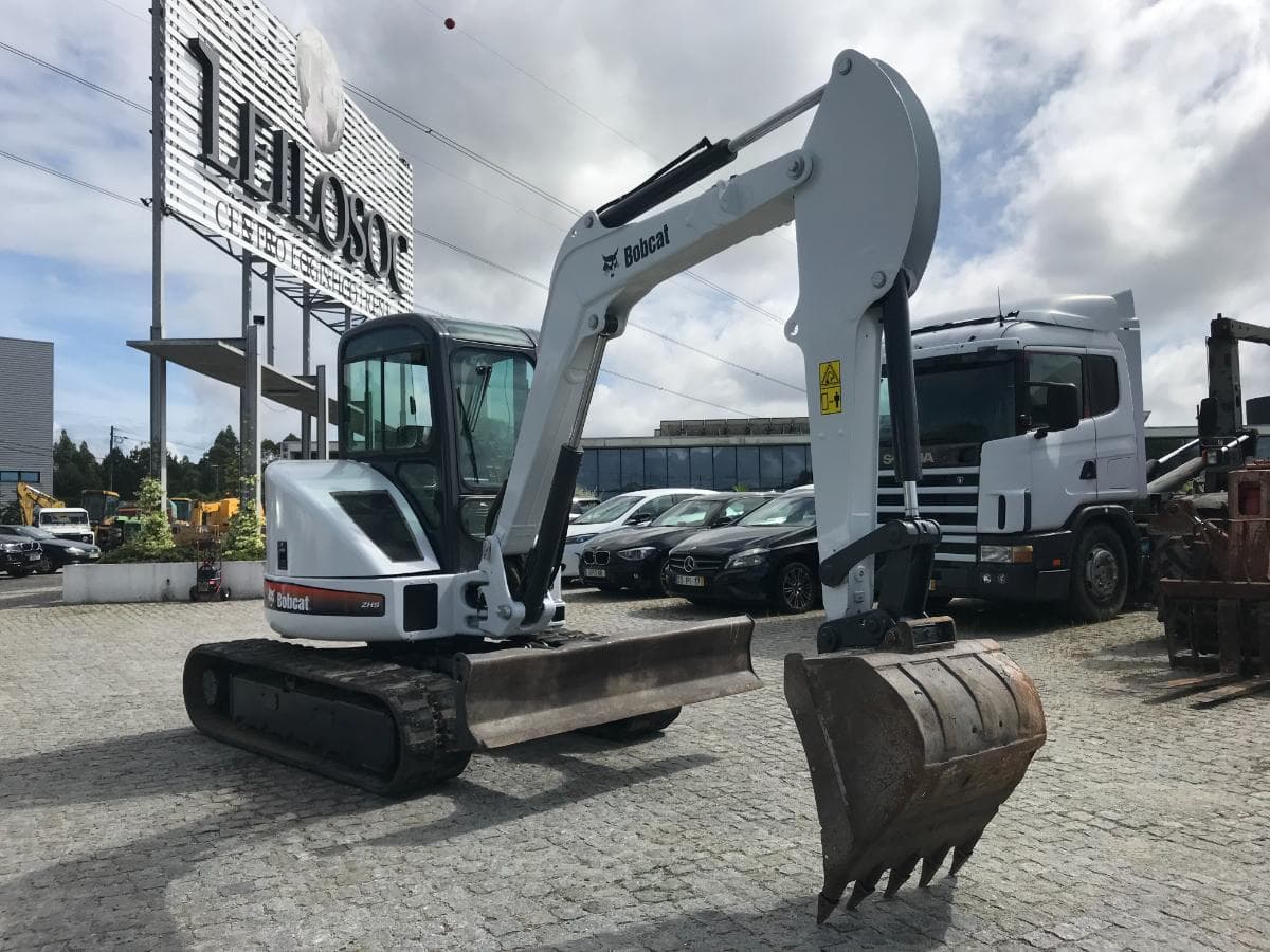 Mini Giratória Bobcat 435 AG · Ano 2006 — imagem 1