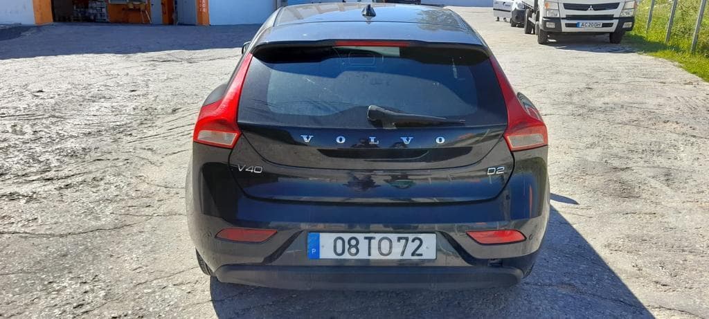 Volvo V40 D2 · Ano 2012 — imagem 4
