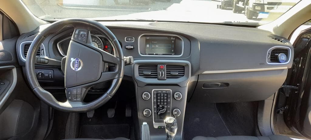 Volvo V40 D2 · Ano 2012 — imagem 12