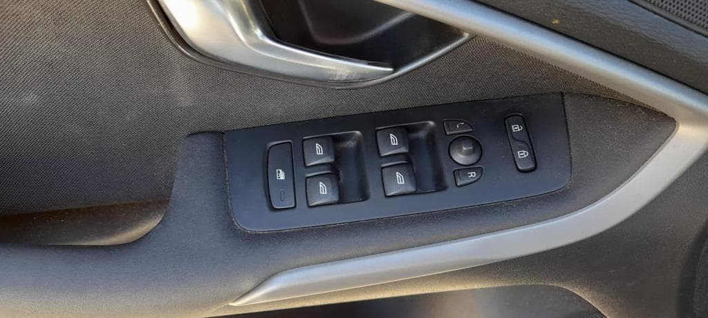 Volvo V40 D2 · Ano 2012 — imagem 17
