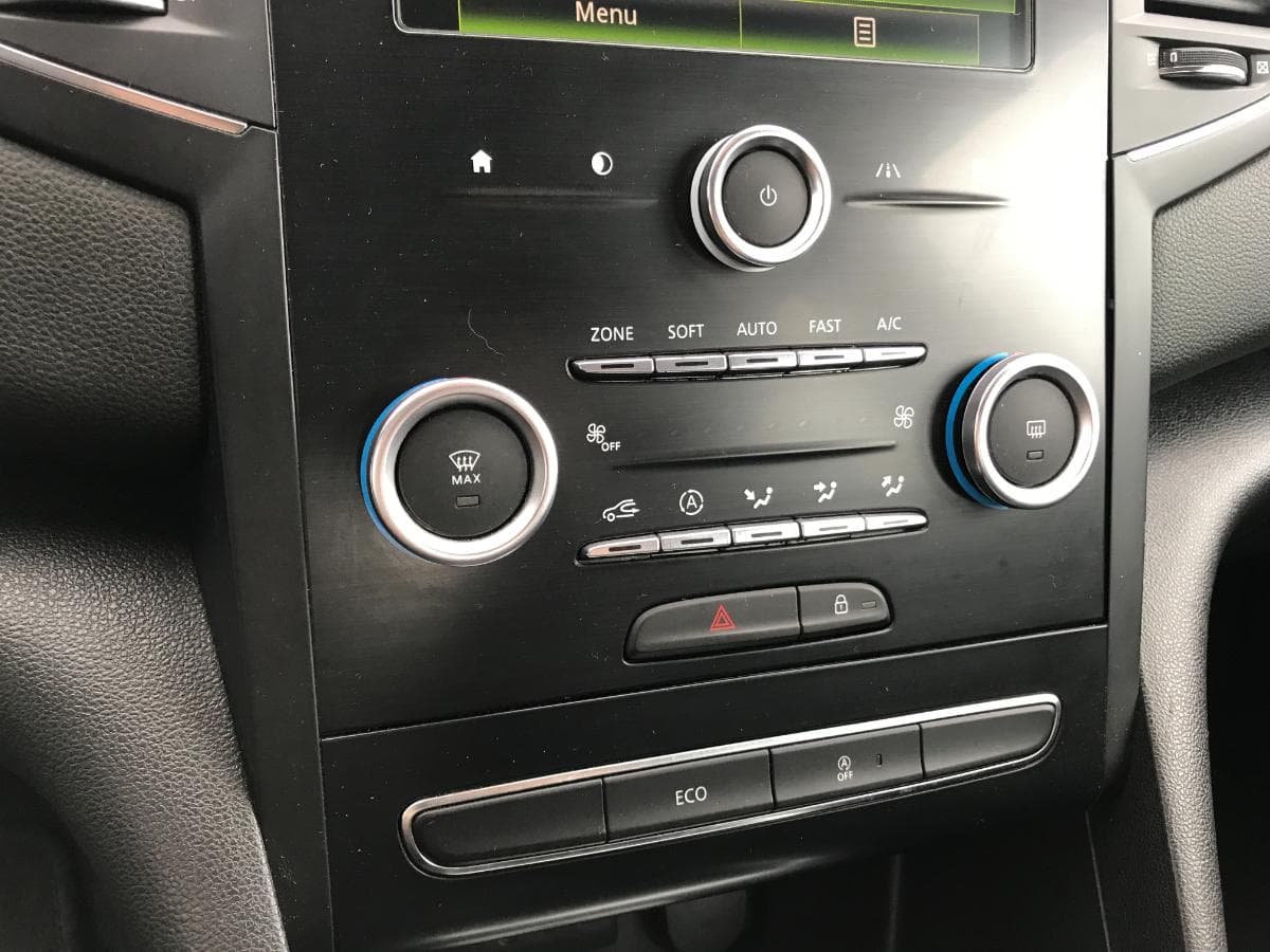 Renault Mégane 1.5 DCI · Ano 2016 — imagen 23