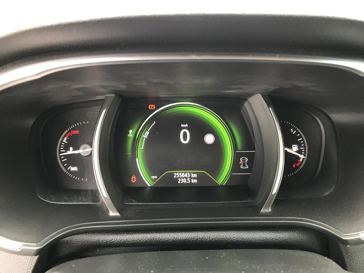 Renault Mégane 1.5 DCI · Ano 2016 — imagen 27