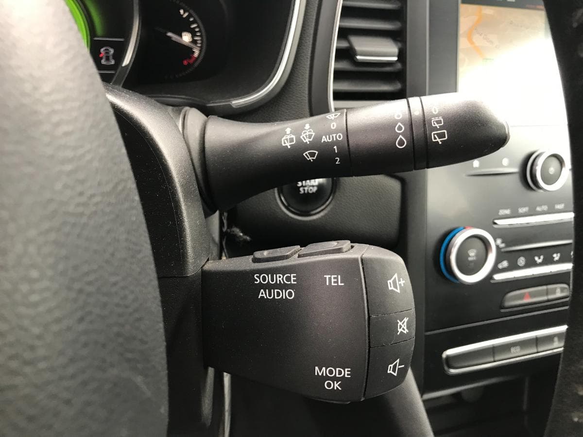 Renault Mégane 1.5 DCI · Ano 2016 — imagen 28