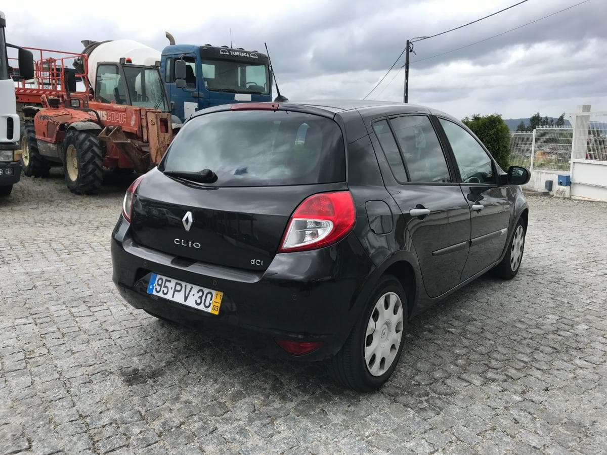 Renault Clio 1.5 DCI · Ano 2011 — imagem 6