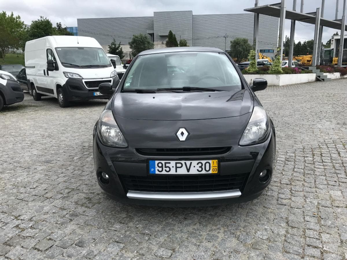 Renault Clio 1.5 DCI · Ano 2011 — imagem 2