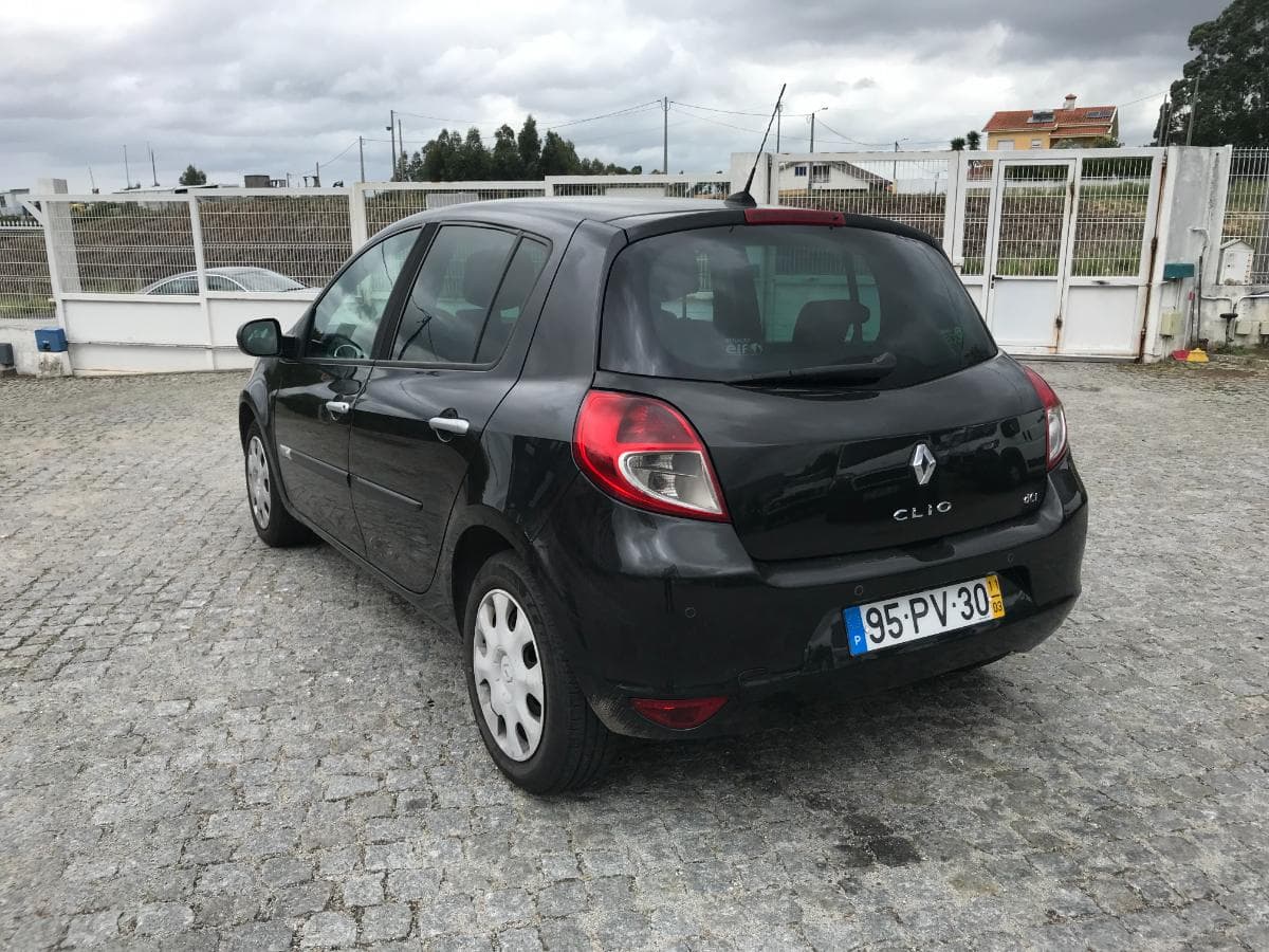 Renault Clio 1.5 DCI · Ano 2011 — imagem 11