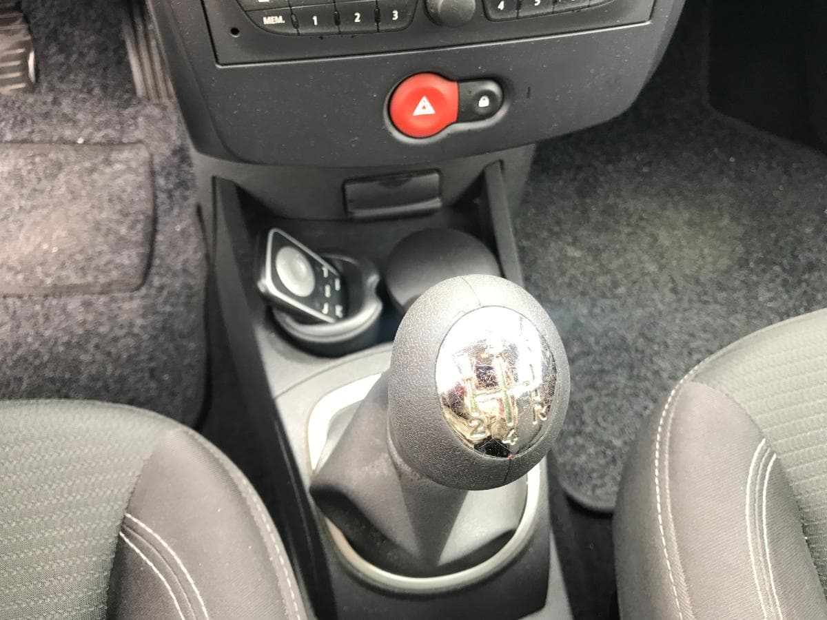 Renault Clio 1.5 DCI · Ano 2011 — imagem 19