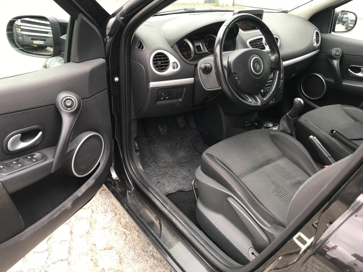 Renault Clio 1.5 DCI · Ano 2011 — imagem 17