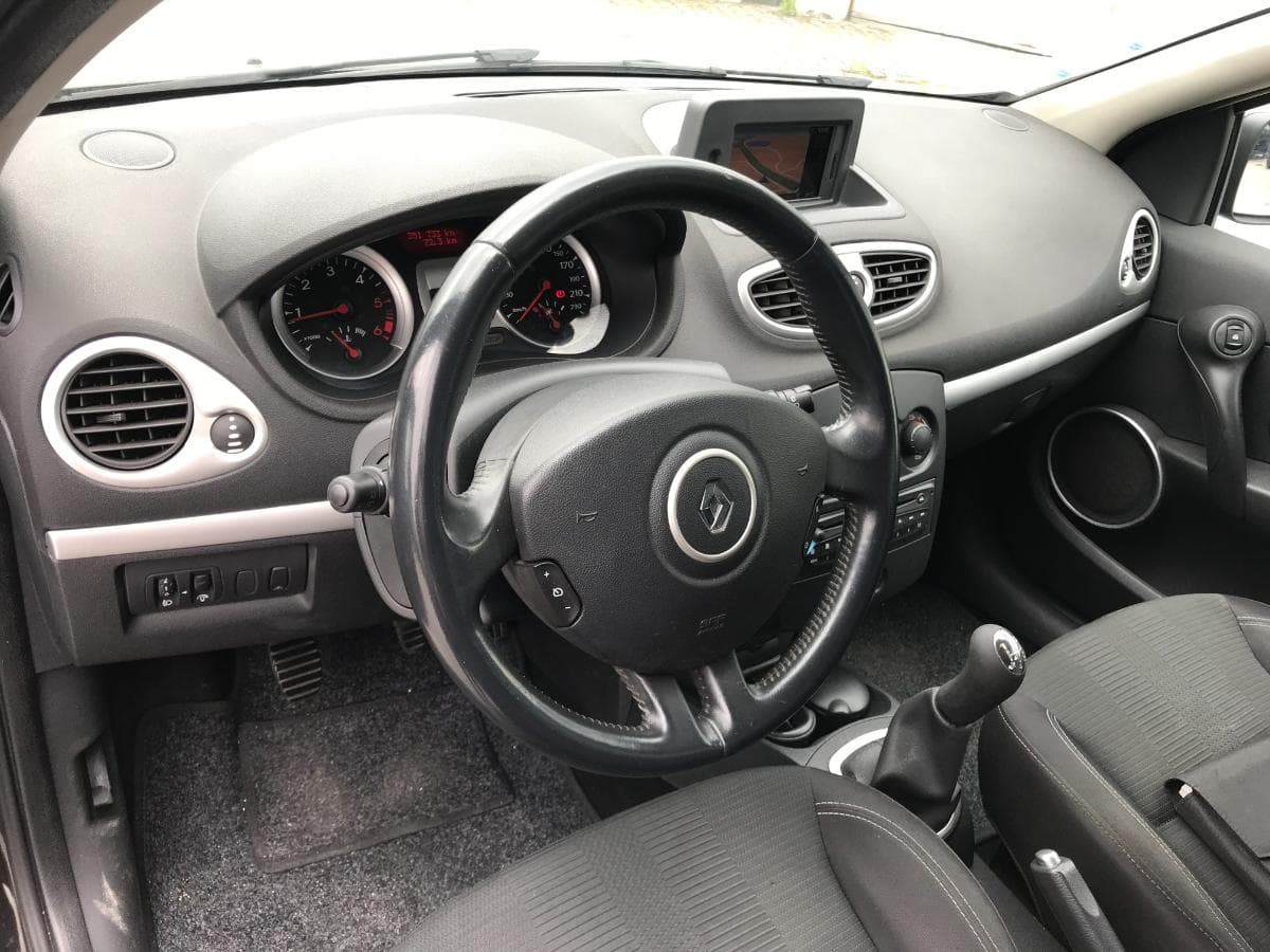 Renault Clio 1.5 DCI · Ano 2011 — imagem 26
