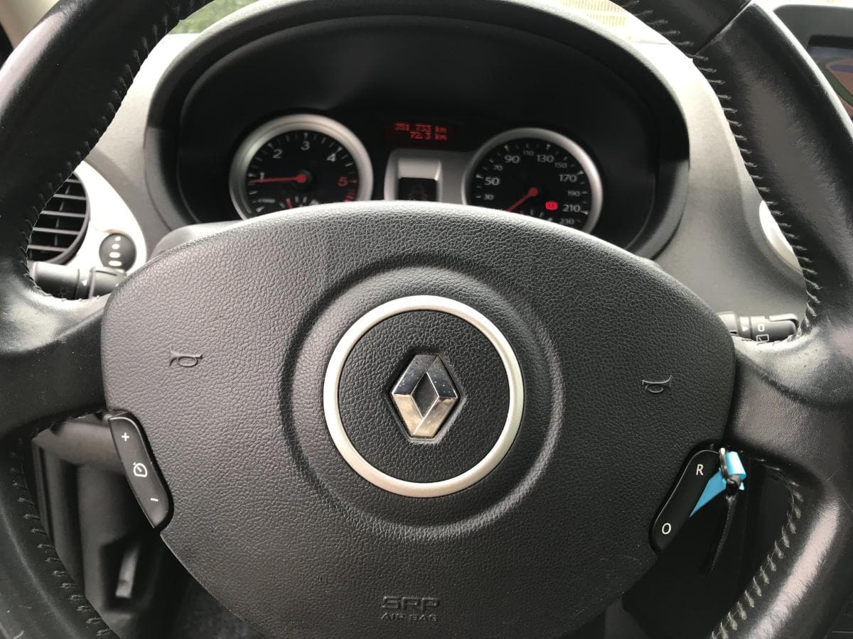 Renault Clio 1.5 DCI · Ano 2011 — imagem 27