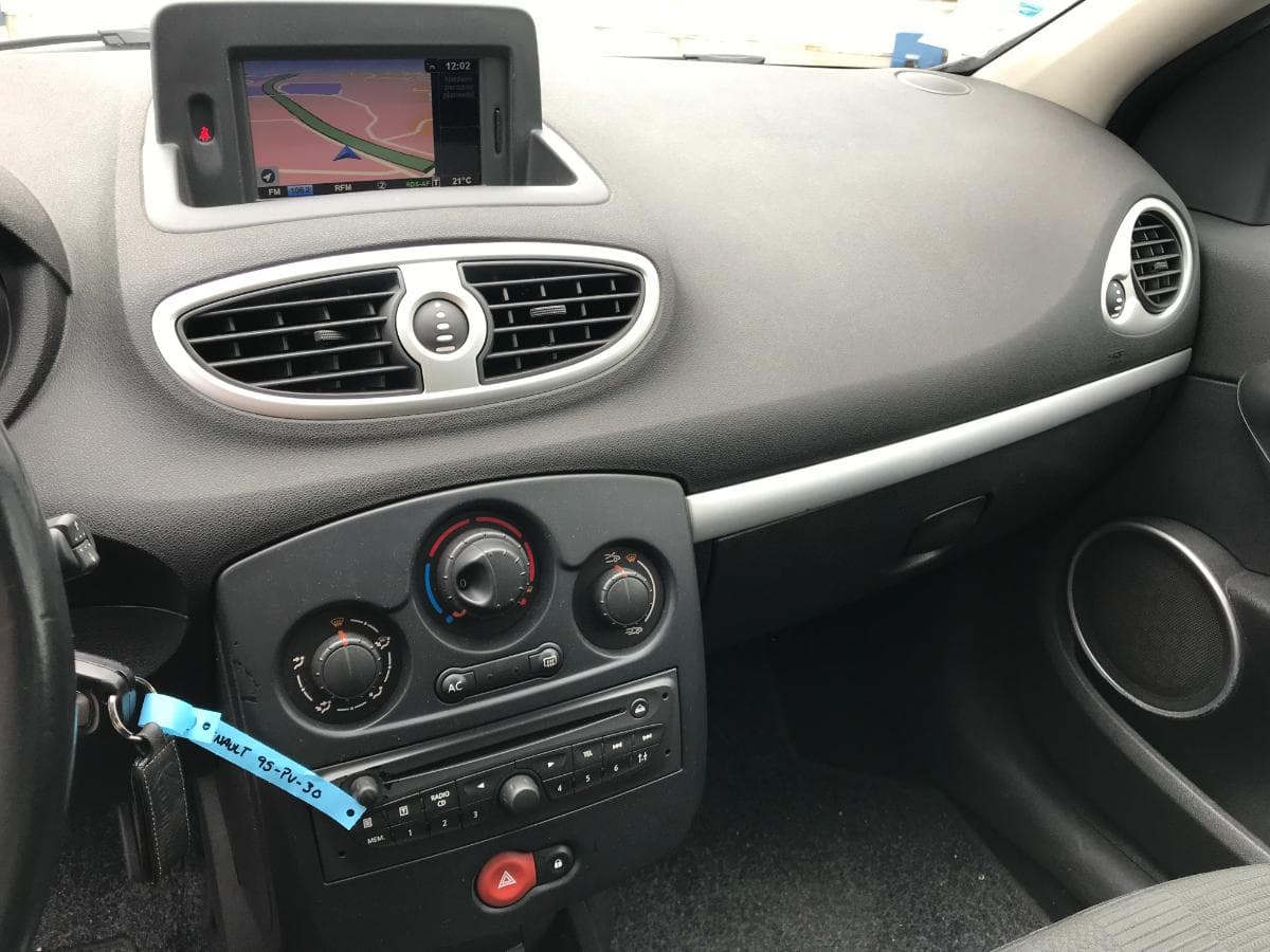 Renault Clio 1.5 DCI · Ano 2011 — imagem 28
