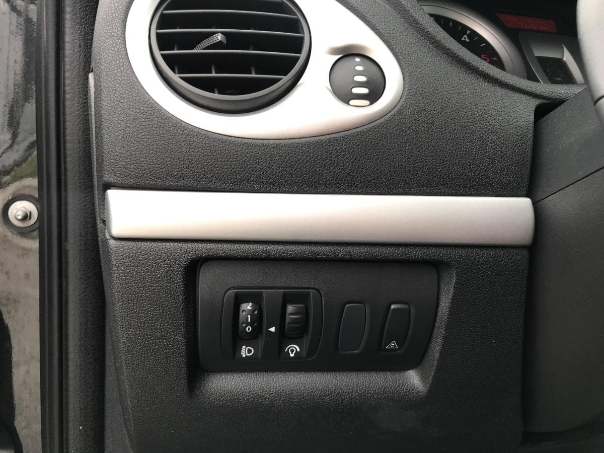 Renault Clio 1.5 DCI · Ano 2011 — imagem 30