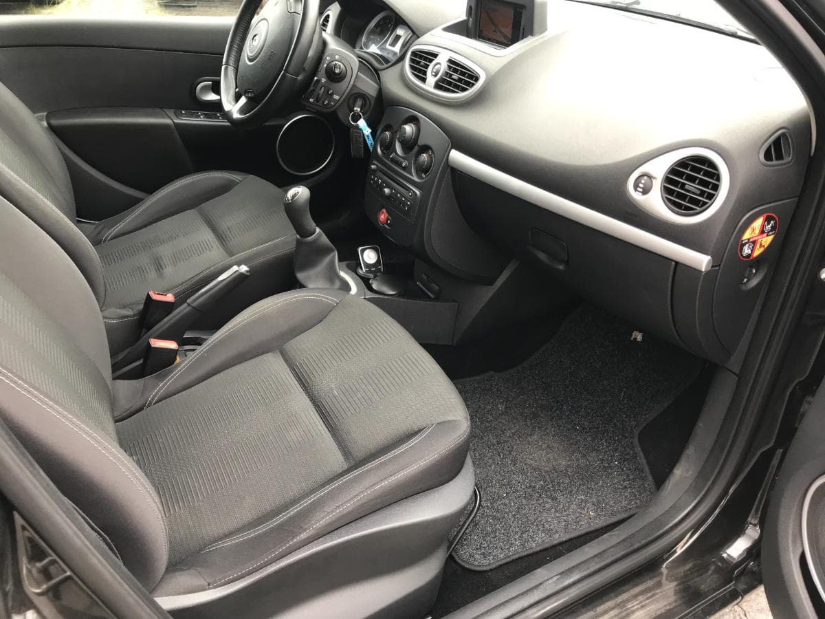 Renault Clio 1.5 DCI · Ano 2011 — imagem 32