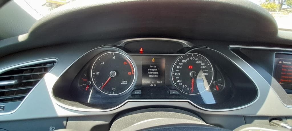 Audi A4 2.0 TDI · Ano 2014 — imagen 26