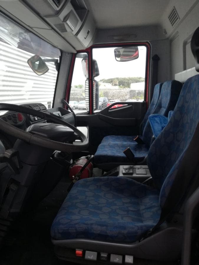 Iveco ML 75SE16 com Plataforma Elevatória · Ano 2008 — imagen 15