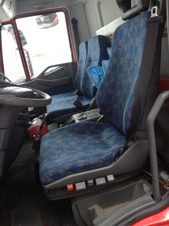 Iveco ML 75SE16 com Plataforma Elevatória · Ano 2008 — imagen 16