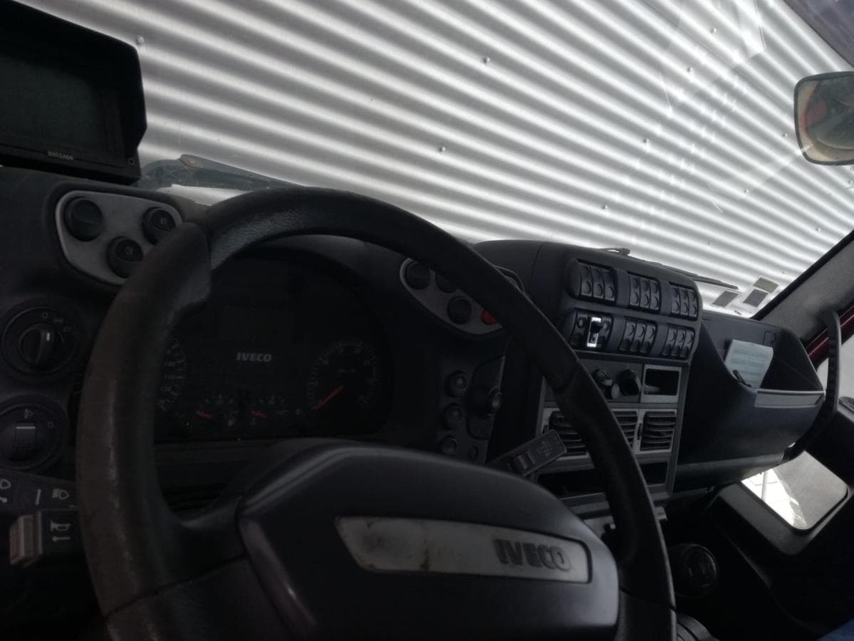 Iveco ML 75SE16 com Plataforma Elevatória · Ano 2008 — imagen 18