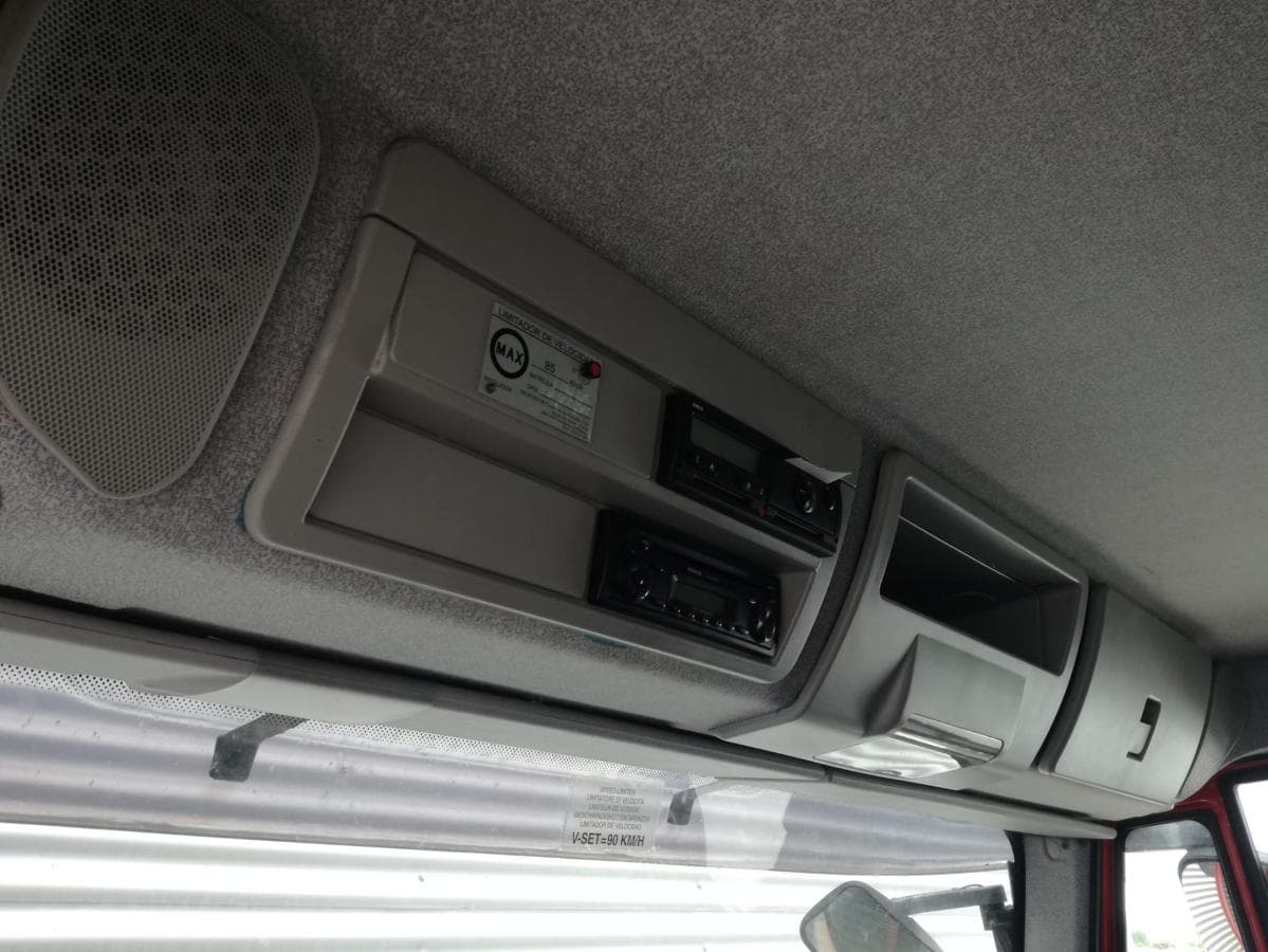 Iveco ML 75SE16 com Plataforma Elevatória · Ano 2008 — imagen 23