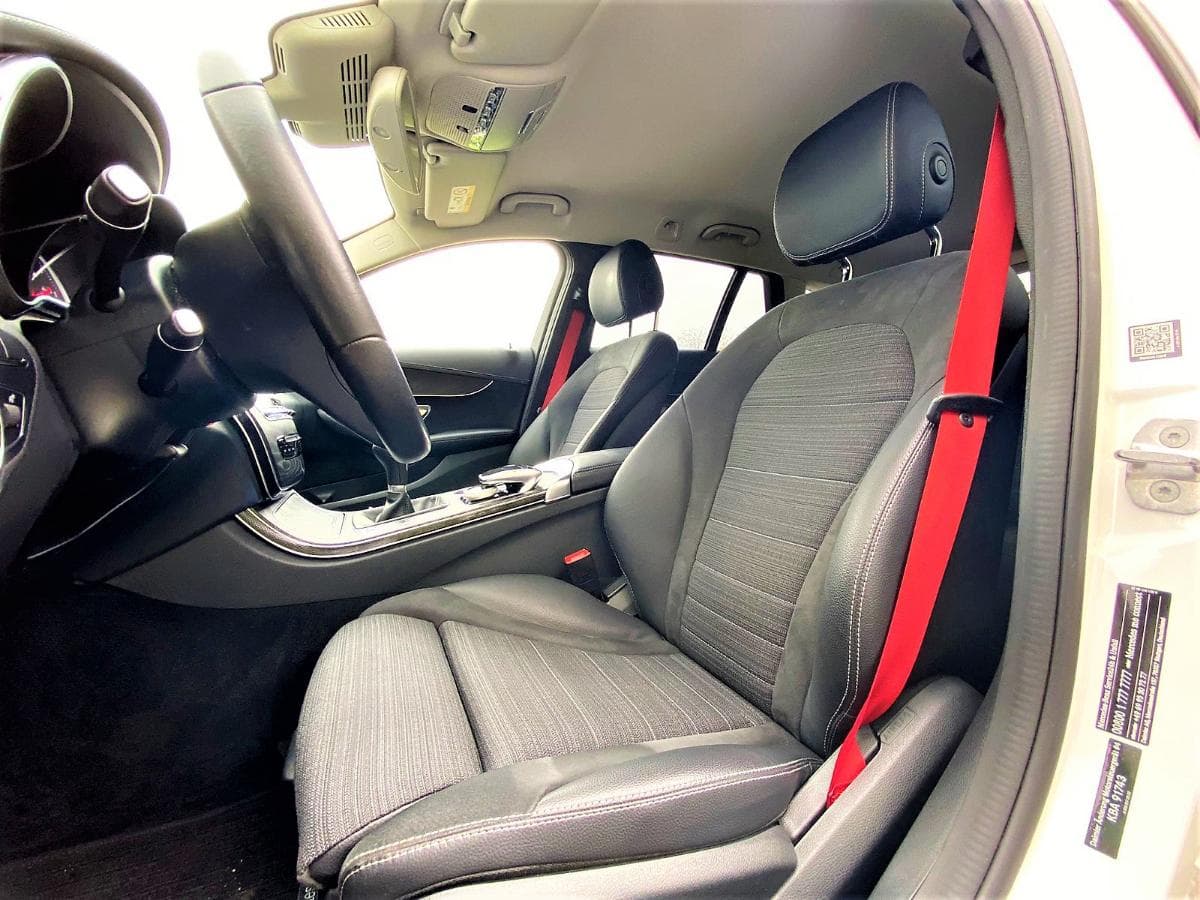 Mercedes-Benz AMG C220 · Full Extras — imagen 9