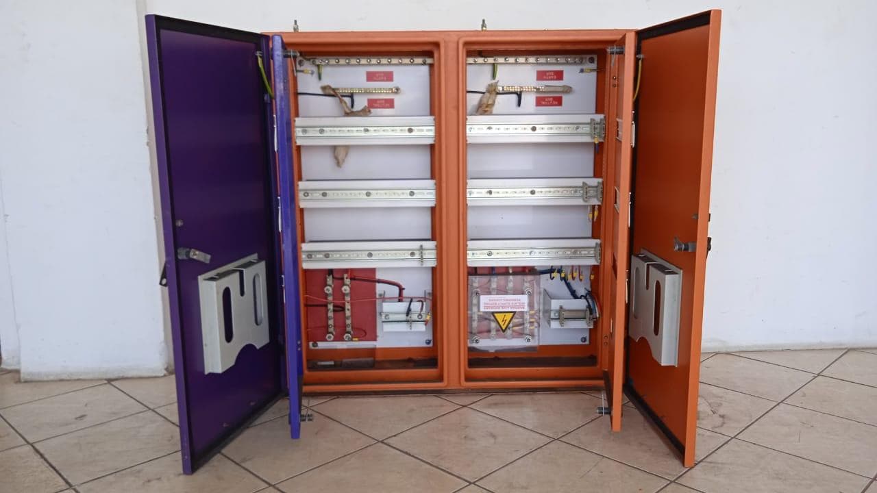 Quadro eléctrico ·