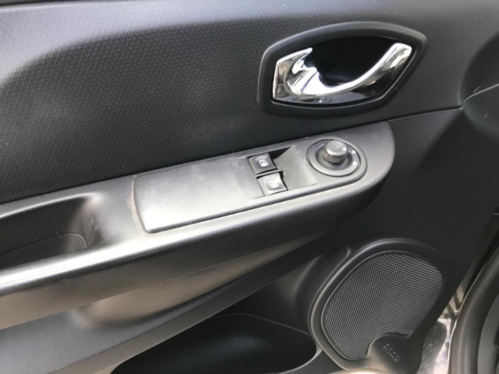 Renault Clio 1.5DCI · Ano 2013 — imagem 18