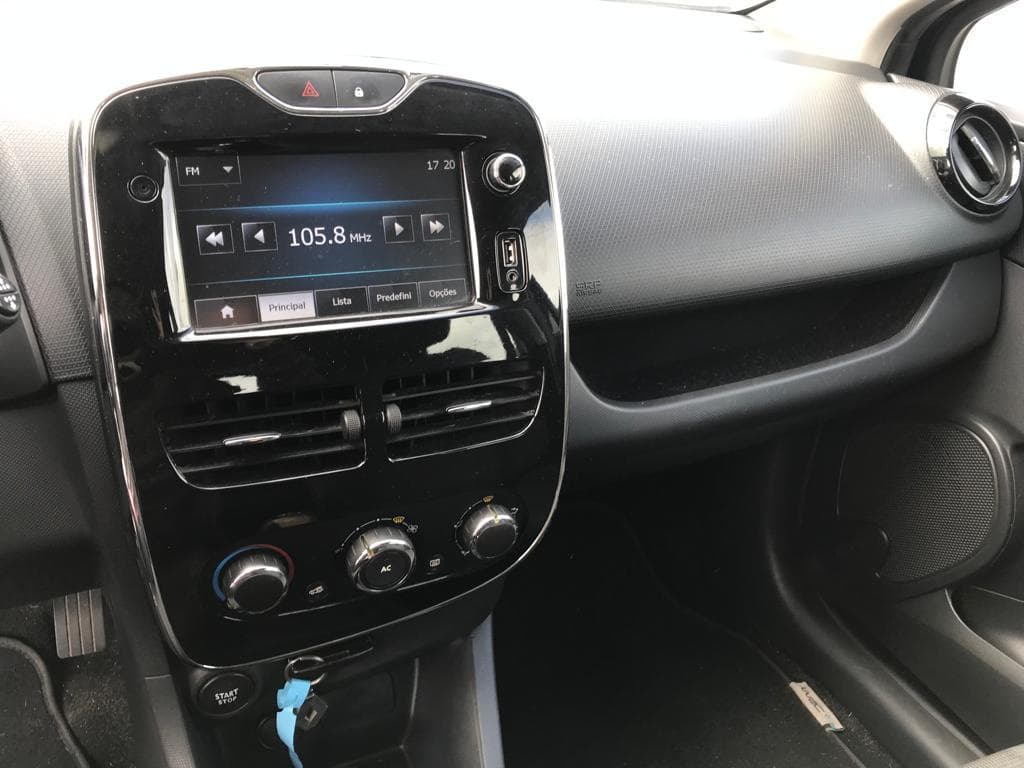 Renault Clio 1.5DCI · Ano 2013 — imagem 22