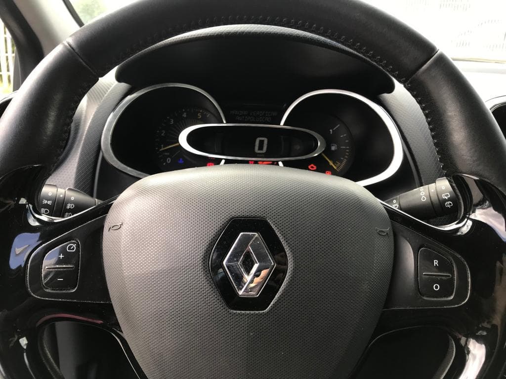 Renault Clio 1.5DCI · Ano 2013 — imagem 25
