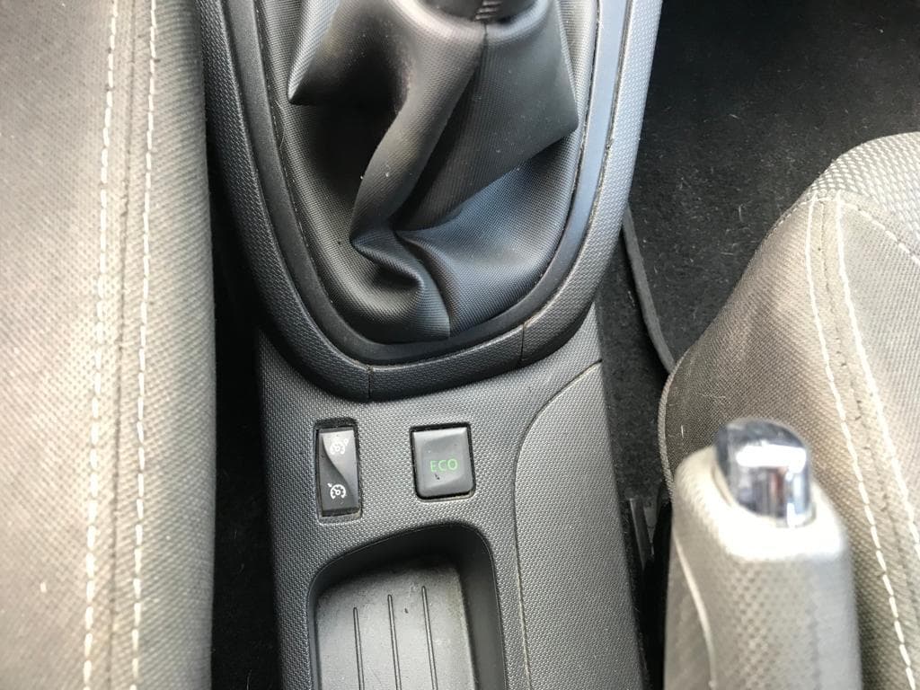 Renault Clio 1.5DCI · Ano 2013 — imagem 28