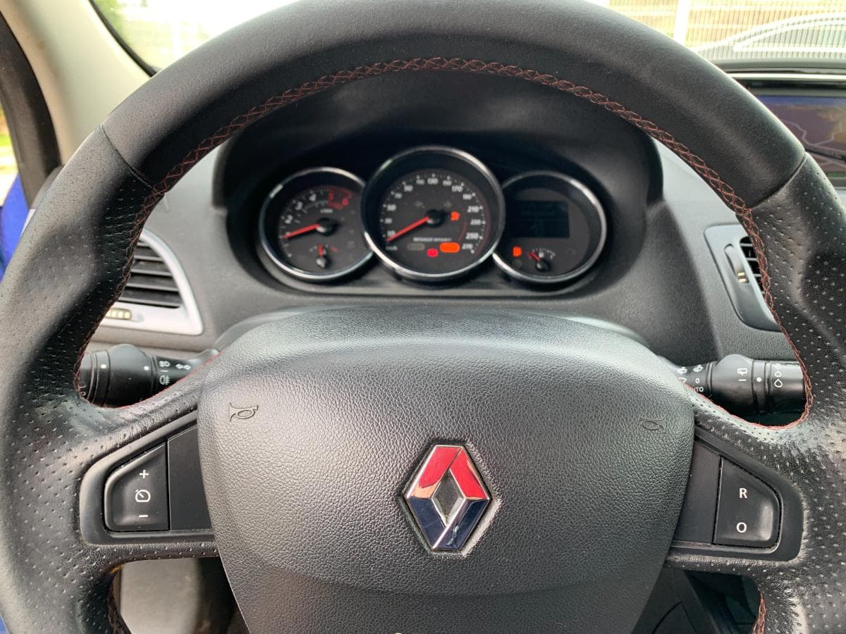 Renault Mégane Coupé 1.6 DCI GT Line · Ano 2012 — image 28