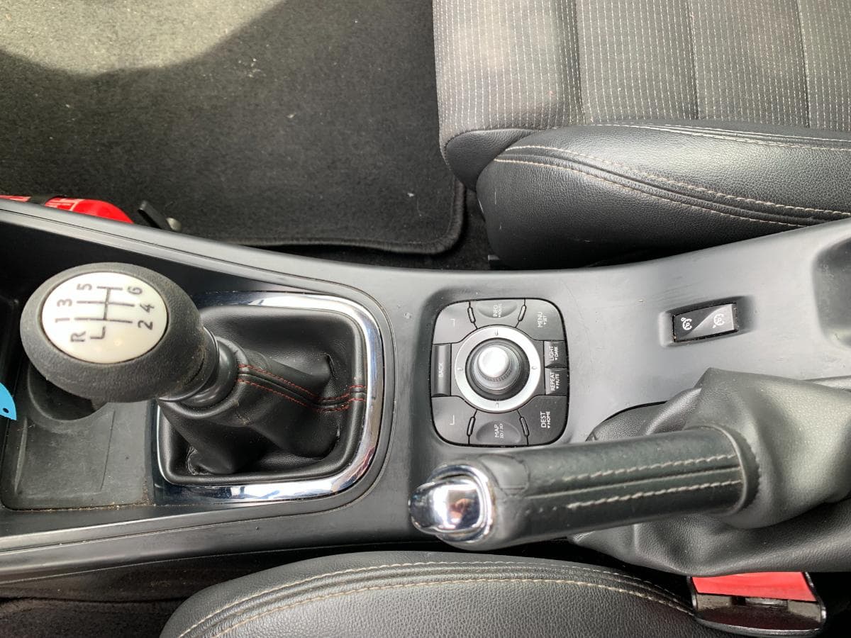 Renault Mégane Coupé 1.6 DCI GT Line · Ano 2012 — image 30