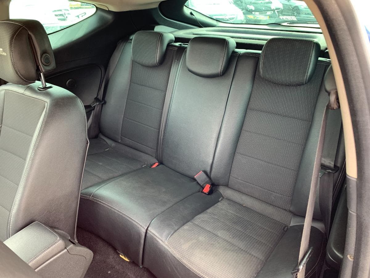Renault Mégane Coupé 1.6 DCI GT Line · Ano 2012 — image 32